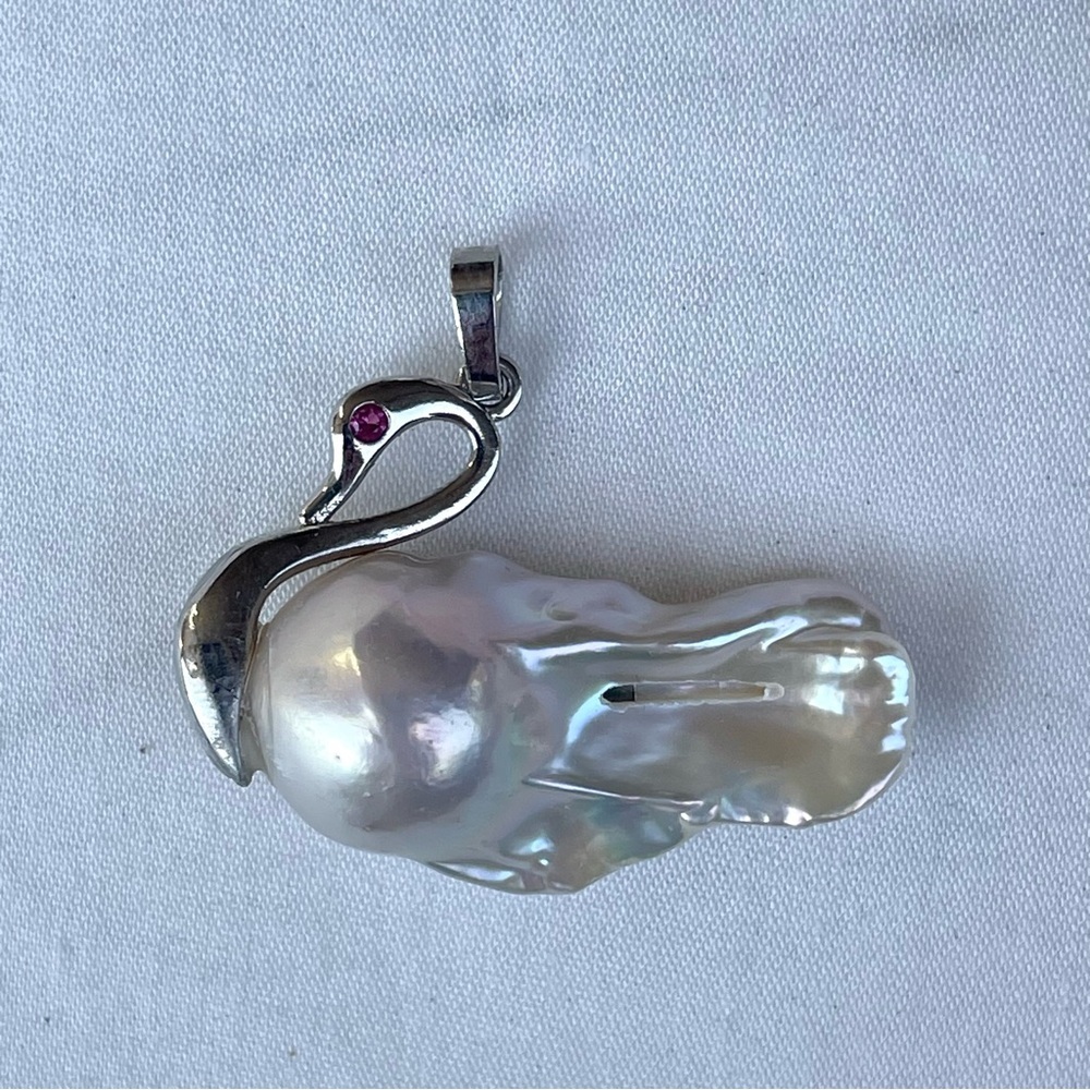 Elegant Silver‎ and Pearl Swan Pendant